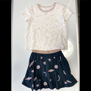 Gymboree 2 piece skirt and top size 5. In fair- good condition.